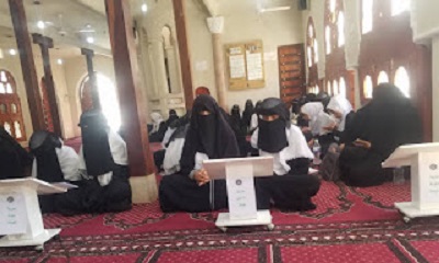 مدرسة المهاجر الأولى في الثلاثة أجزاء والخمسة أجزا ء ومدرسة ٢٢ مايو الاولى في العشرة أجزاء من القرآن الكريم في المجموعة الثا لثة التعليم الأساسي بنات بسيئون