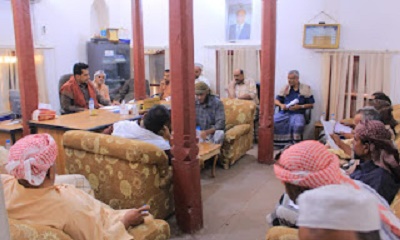 مدير عام شبام يعقد اجتماعا بالمكاتب الإيرادية بالمديرية ويناقش آلية تحسين الإيرادات والانضباط الوظيفي