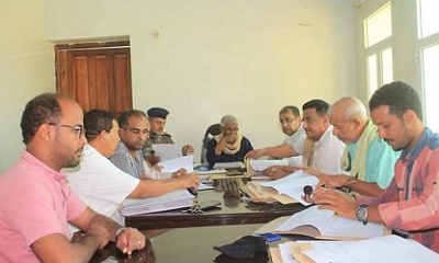 السلطة المحلية بالشحر تسلم محضر 50 موقع مصلحة عامة للمكاتب الحكومية المستفيدة