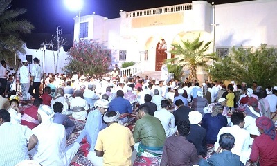 في الامسية الرمضانية ببور شعراء وادي حضرموت يشيدون بجهود الشيخ / يحيى باجري في اصلاح ذات البين والجهود المجتمعية