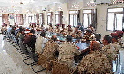 البحسني يترأس اجتماعًا لقادة الألوية والوحدات العسكرية ورؤساء الشعب بقيادة المنطقة العسكرية الثانية