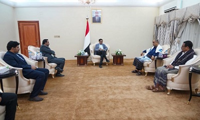 نائب رئيس مجلس القيادة الرئاسي البحسني يطلع على نشاط وزارات المالية والنفط والمعادن والتربية والتعليم
