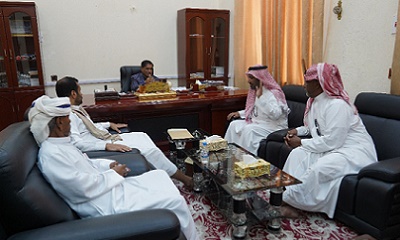النائب البحسني يطلع على سير الأعمال الجارية في مشروع سفلتة خط العبر – غويربان بمحافظة حضرموت