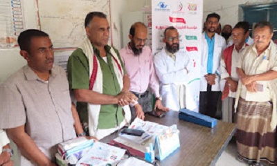 مدير عام مديرية أرياف المكلا يدشن الحملة الطبية بعنوان: نور على نور.. بمنطقة المذينب 