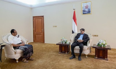 النائب البحسني يوجه بسرعة البدء في مشروع الخزن الاستراتيجي وإعداد دراسة لإنشاء مصفاة لإنتاج الغاز بحضرموت