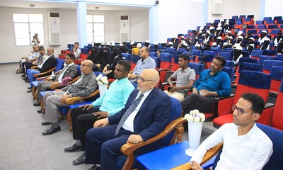 الوكيل العمودي يدشن مشروع المهارات الحياتية للفتاه الجامعية بالمكلا
