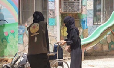 فتيات بالمكلا يطلقن مبادرة طوعية لإعادة تأهيل حديقة أطفال مرضى السرطان