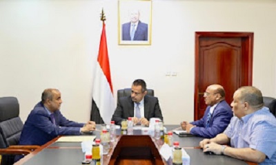 اجتماع عاجل برئاسة رئيس الوزراء ووزير المالية ومحافظ البنك المركزي بعد انهيار الريال اليمني