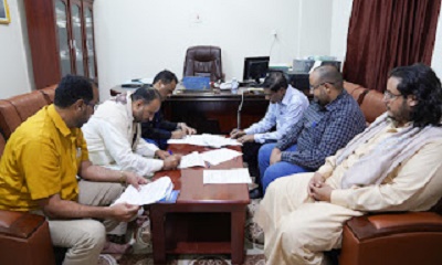 النائب البحسني يرعى توقيع عقد مشروع إنارة مدن ساحل حضرموت بالكشافات بالطاقة الشمسية