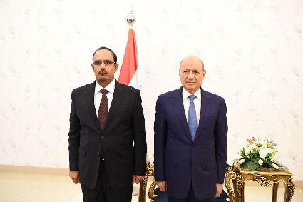 في اتصال هاتفي..الوكيل عصام الكثيري يبارك لمبخوت بن ماضي نيله ثقة القيادة السياسية بتعينه محافظ لحضرموت 
