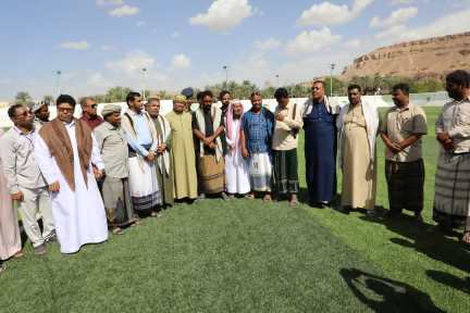 الشيخ بن حبريش يزور المنشآت الرياضية لنادي البرق بتريم 