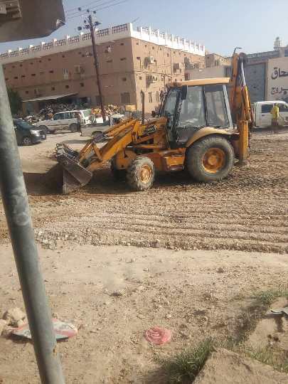  إزالة مخلفات الأمطار والسيول من شوارع مدينة القطن وضواحيها 