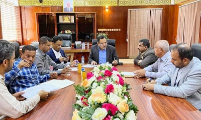 الوزير السقطري يلتقي رئيس مجلس إدارة مصنع المكلا لتعليب الأسماك (الغويزي)