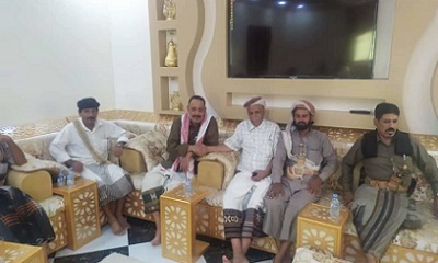 قائد الهبة يلتقي بوفد من كبار مشايخ وادي حضرموت
