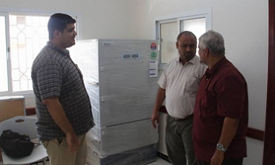 الجمحي والعمري يزوران المركز الصحي لطب الأسرة ويطلعان على سير التجهيزات الطبية استعدادا لافتتاحه رسميا بمنطقة غرب الضيافة بالمكلا