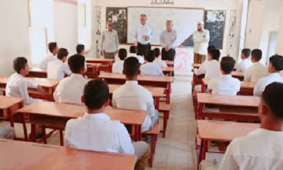 مدير عام سيئون يتفقد سير العملية التعليمية بعدد من مدارس المديرية، ويدعو الى الحفاظ على الوتيرة التصاعدية للأداء التعليمي