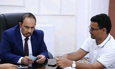 محافظ حضرموت يلتقي مدير هيئة الآثار ويُبارك تكريم متحف المكلا بجائزة التميز