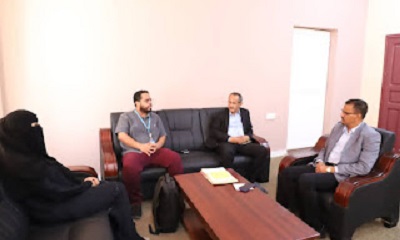 أمين عام محلي حضرموت يناقش المشاريع الخاصة بمنظمة UNDP بحضرموت