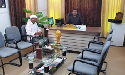 مدير الثقافة يشيد بأعمال الفنان التشكيلي هبشان ويؤكد وقوف مكتب الثقافة إلى جانب المبدعين