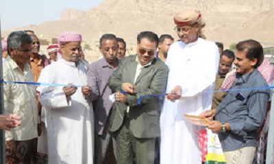 الوكيل السعيدي يدشن العمل بمشروع محطة التحلية بمشروع مياه سحيل بور بمديرية سيئون