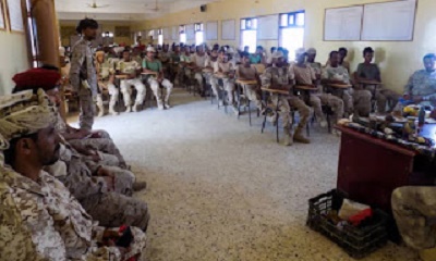 المكلا : لواء الريان بالمنطقة الثانية ينظم محاضرة تدريبية توعوية حول أنواع الألغام وخطرها والتعامل معها لمنتسبي اللواء بالمكلا