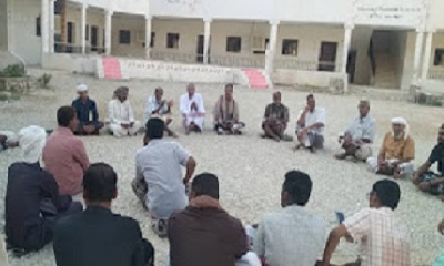 مدير عام مديرية السوم ومدير ادارة التربية والتعليم بالمديرية يلتقيان بالمعلمين المتعاقدين لمدارس منطقة سناء وضواحيها