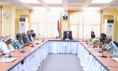 محافظ حضرموت يلتقي ممثلي العمال بالقطاع النفطي 14 بالمسيلة
