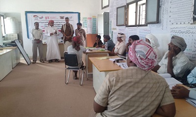 مدير مديرية السوم ومدير ادارة التربية والتعليم يدشنان الدورة التدريبية على نظام الحاسوب لموظفي ومعلمي التربية بالمديرية