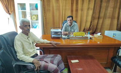 السلطة المحلية بمديرية القطن تقدم شكرها وتقديرها لمدير التربية والتعليم الاسبق