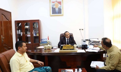 المحافظ بن ماضي يبحث أوضاع مديريات الوادي والصحراء ويوجه بتسهيل معاملات المواطنين  
