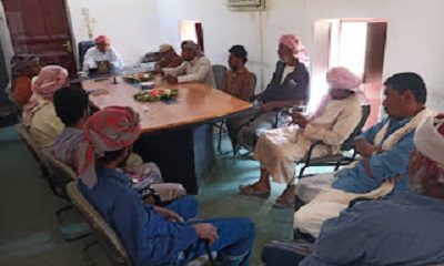 الاستاذ السماحي يلتقي بالهيئة التحضيرية لنادي شباب السوم ورؤساء الأفرقه الرياضية بالمديرية