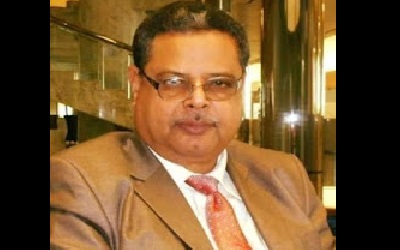 محافظ حضرموت يعزّي بوفاة الكادر القانوني الدكتور سعيد البرك السكوتي