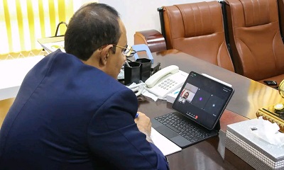 رئيس الوزراء يبحث مع محافظ حضرموت جوانب الاحتياج في الخدمات ويؤكد حرص الحكومة على تعزيز الأمن في المحافظة