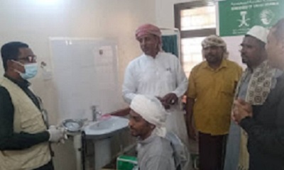 مدير عام مديرية السوم يدشن عيادة فحص وفرز الحالات المحتاجة للعملية ضمن المخيم المجاني للعيون 134