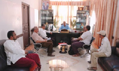 مدير عام سيئون يناقش السبل الكفيلة في حد من انتشار مرض الحصبة بعدد من أحياء مديرية سيئون