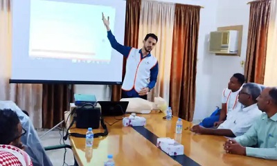 مؤسسة دار الشفاء الخيرية تقيم دورة في الانعاش القلبي الرئوي والاسعافات الأولية لعمال وموظفي المؤسسة المحلية للمياه والصرف الصحي بوادي حضرموت