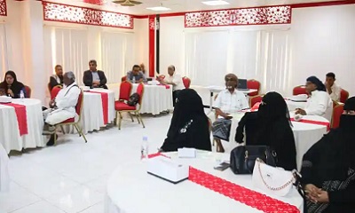 اللجنة الاستشارية لتعزيز الحكم المحلي وبناء السلام الشامل في اليمن بحضرموت تعقد اجتماعها الشهري وتناقش عدد من الموضوعات الماثلة أمامها