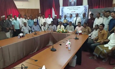 موظفو مكتب الشؤون الاجتماعية والعمل بوادي حضرموت والصحراء يقيمون حفل توديع واستقبال للمديرين العامين الخلف والسلف