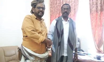 إجراء دور الإستلام والتسليم بين مدير عام مديرية رخية السلف أحمد بن عجيان والمدير العام الخلف عبدالخالق بن حيدرة