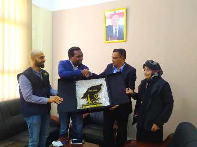 الأمين العام للمجلس المحلي بحضرموت يبحث مساقات البورد اليمني والعربي للمجلس اليمني للتخصصات الطبية والصحية