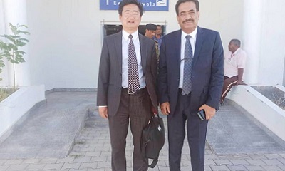وصول القائم بأعمال السفارة الصينية لدى اليمن إلى مدينة المكلا لبحث جوانب التعاون وفرص الاستثمار