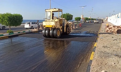 بتمويل صندوق صيانة الطرق.. تواصل تنفيذ مشاريع تأهيل الطرق في المكلا