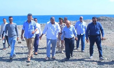 زيارات ميدانية للجنة الوزارية إلى مينائي بروم وميناء الشحر السمكي