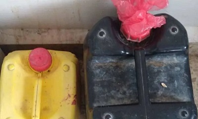 الأجهزة الأمنية بحضرموت تلقي القبض على شخص بحوزته كمية من الخمر في قصيعر