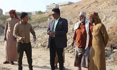 المدير العام لمديرية مدينة المكلا يتفقد سير العمل بالمشاريع الجاري تنفيذها بالحرشيات وجول مسحة