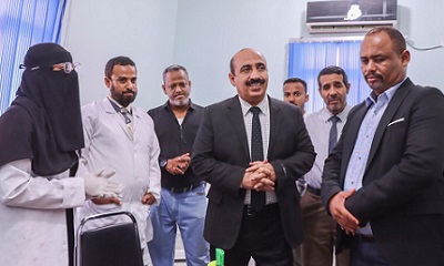 مناقشة أوجه الشراكة بين مكتبي التربية والتعليم والصحة العامة والسكان بساحل حضرموت