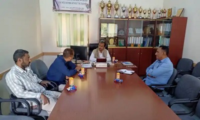 مدير تربية دوعن يواصل نزولاته بزيارة عدد من مدارس الوادي الأيمن
