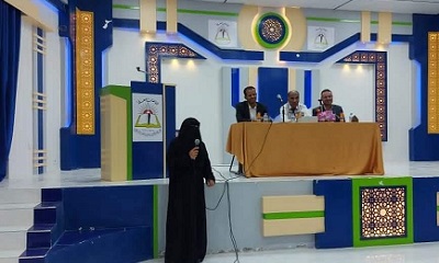 رئيس الجامعة يلتقي طالبات قسم التربية الخاصة بكلية البنات لبحث احتياجات القسم وتطويره.