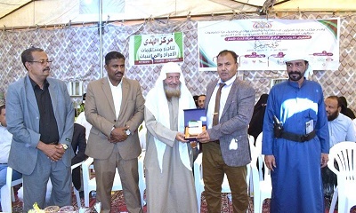 الوكيل العامري يفتتح المعرض الترويجي لمنتجات المرأة بوادي حضرموت