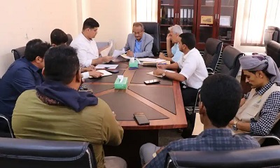 بتكليف من محافظ محافظة حضرموت وكيل المحافظة للشؤون الفنية يترأس اجتماعاً لفتح مظاريف عدد من المشاريع بساحل حضرموت